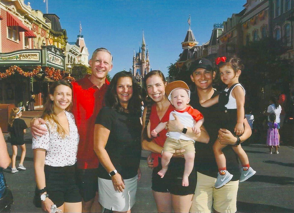 mikeherrinton's tweet photo. Happy Thanksgiving! This holiday, I am grateful to my family at home, and my EY family for an incredible year. I'd like to especially highlight @GerryDixonEY for his service, I have no doubt that the next year holds great promise for our GPS family under his inspiring leadership. https://t.co/nFzHBRz2yb