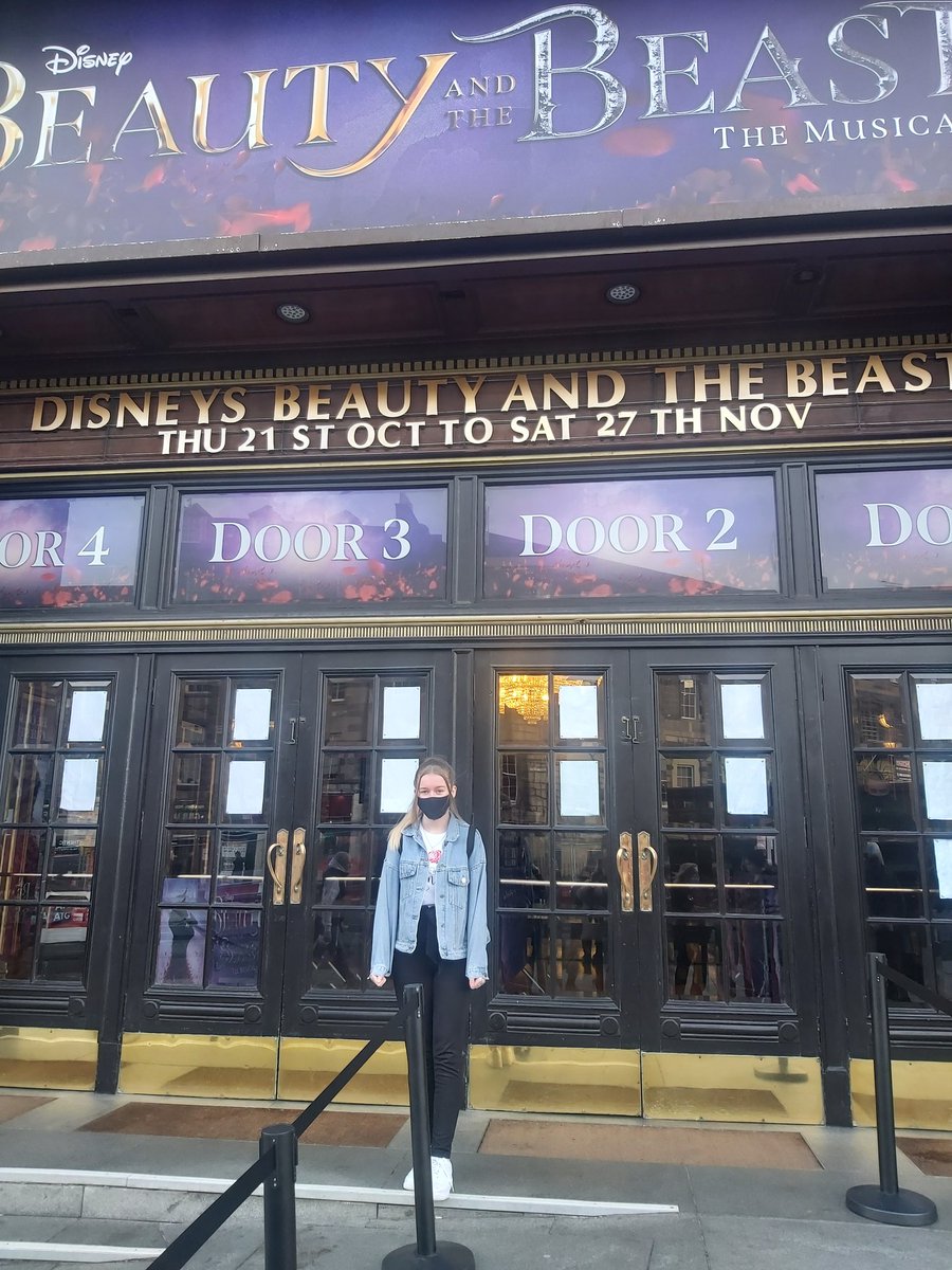 sammystead45's tweet photo. @MusicDrama1 We sneaked off for a day today to see Beauty and the Beast 🌹
It was amazing!! 
K loved the show . https://t.co/z0CJi5Ntao