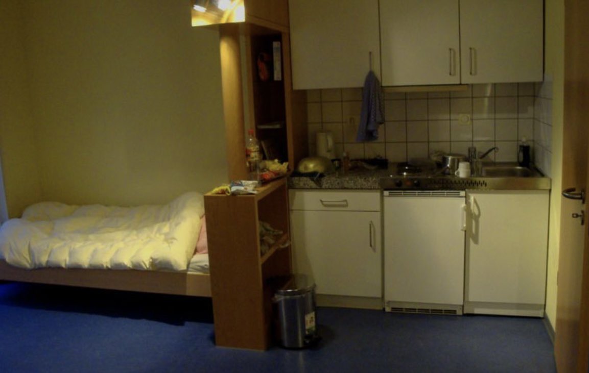 GermLance's tweet photo. @ShawnGermain15 I imagine most of those tweets came from rooms that look similar to this. https://t.co/IbvyGfNaOb