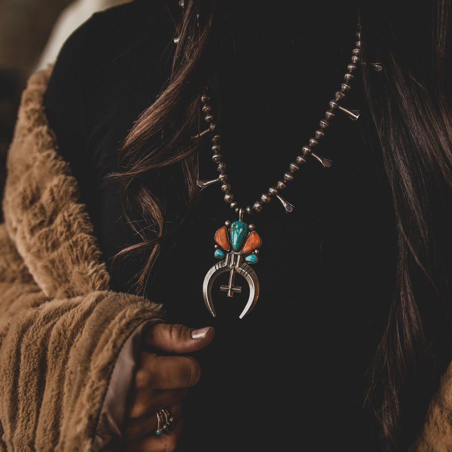 prairieskyjc's tweet photo. The countdown is ON to our 30% off Black Friday S A L E! This is our biggest, best sale of the year! 🔥

Tag a friend who should know about this &amp; get entered to win $25 store credit for both of ya! We’ll select a winner Thanksgiving evening 🦃✨🌾 https://t.co/sZrayEYXqM