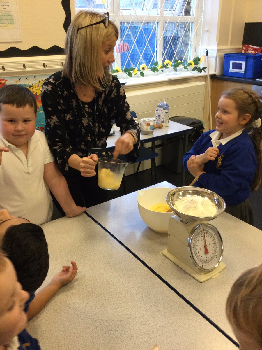 stjosephskly's tweet photo. Cookery Club - today we made chocolate buns and white chocolate and strawberry buns. They looked great and smelt wonderful. Year One have made extra buns to sell at out Christmas Fayre tomorrow. Great team work! #stjosephskeighley #YearOneFun https://t.co/Z4XuWqd1AF