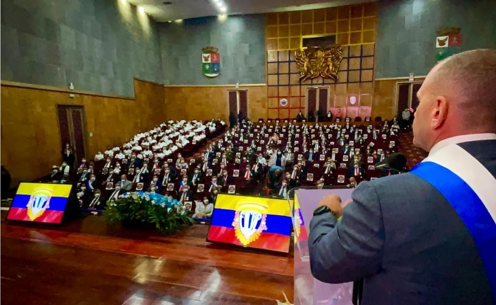 MijpVzla's tweet photo. “A todos los funcionarios y funcionarias del Cicpc, sigan adelante en el fortalecimiento de sus tareas para proteger al pueblo venezolano”.

A/J @CeballosIchaso1 
 Vicepresidente Sectorial para la Seguridad Ciudadana y la Paz. https://t.co/ojiZPVgPRg