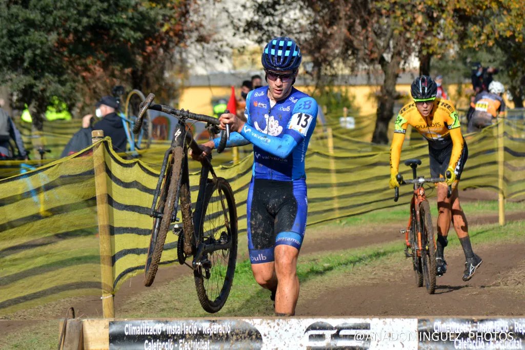 🔥 4 DIES PEL 8È GP INTERNACIONAL CX CIUTAT DE VIC! 🔥
⠀
📆 28 de novembre 2021⠀
📍 Vic⠀🔥 3.2 Km⠀
🚴 Ciclocròs⠀
⠀
No us perdeu aquesta prova de @jufrecycling i puntuable per la Copa Catalana Ciclocròs 2021 i el Ranquing Ciclocròs FCC! 💪🏼⠀

✍🏼 + informació a la BIO✍🏼