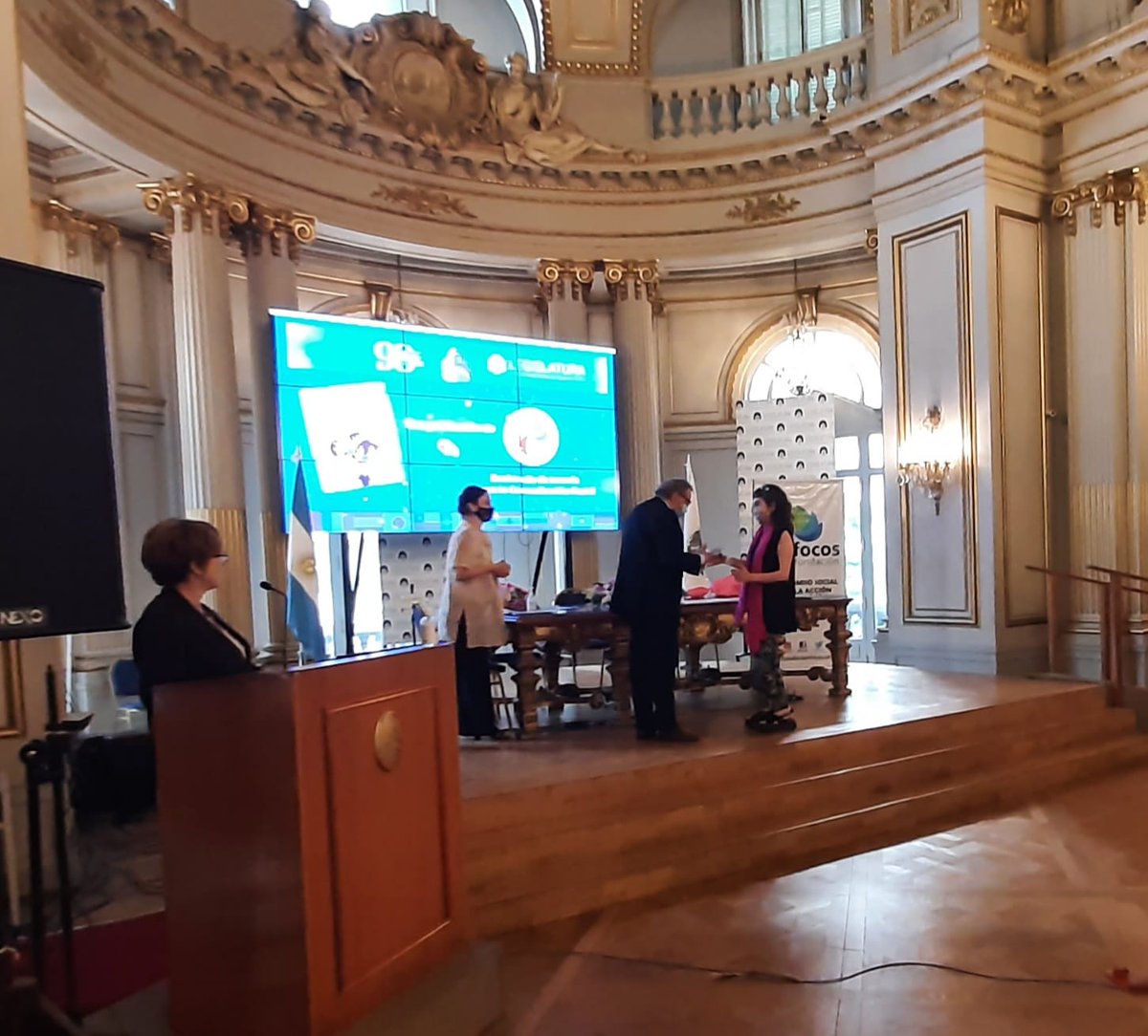 Berretin's tweet photo. presentacion del libro de poemas de Mujeres Inmigrantes en @LegisCABA y su declaración de interés para la Comunicación Social de la Ciudad. @msolmendez
@dgarciavilas
@gracielaocana @GastnCorti @G_Blanchetiere https://t.co/tZNE8CHR7w