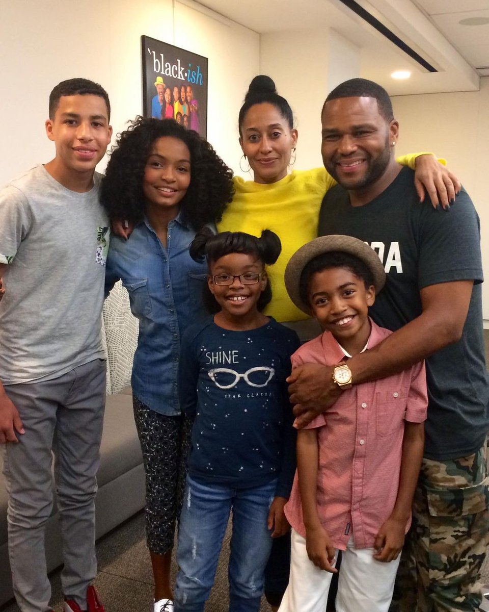 Thankful for the Johnsons. (📷: Yara Shahidi)