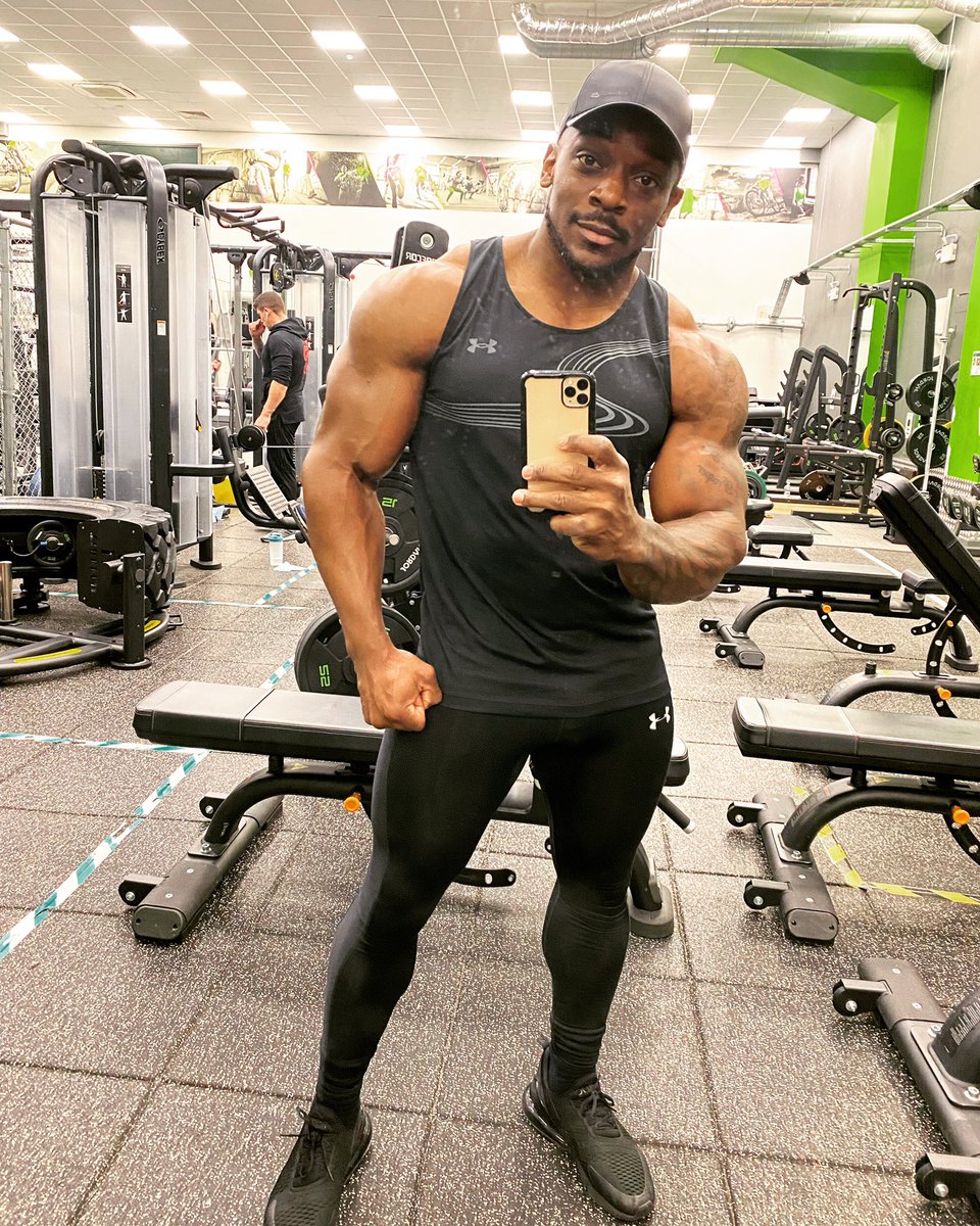 TyOGHD's tweet photo. Good Workout #vidsoon ! 💪💦😁
#shoulders #chest #coach #muscle #onlinecoach #precisework #workouts #gymwork #gym #gains #bodybuilding #fitness #growing #motivation https://t.co/6b9w8cNxP3