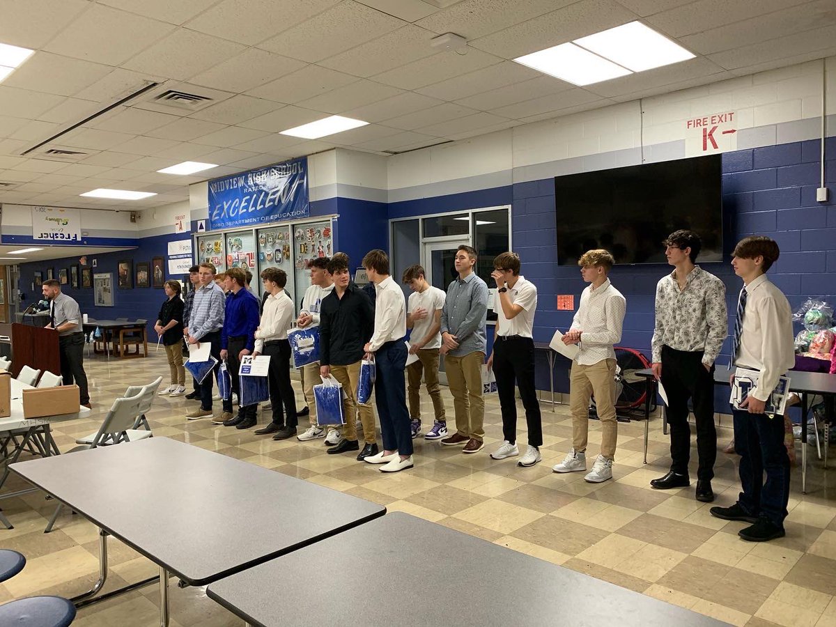 MidviewMSoccer's tweet photo. Glad we could finally get together to celebrate our 2021/22 Midview Boys Soccer Team👏🏼

Thank you to all the players and everyone who made an impact behind the scenes! Our success would not be possible without you! 

#WeAreMidview⚓️ @MiddieUpdates https://t.co/3RSj7X6ZE5