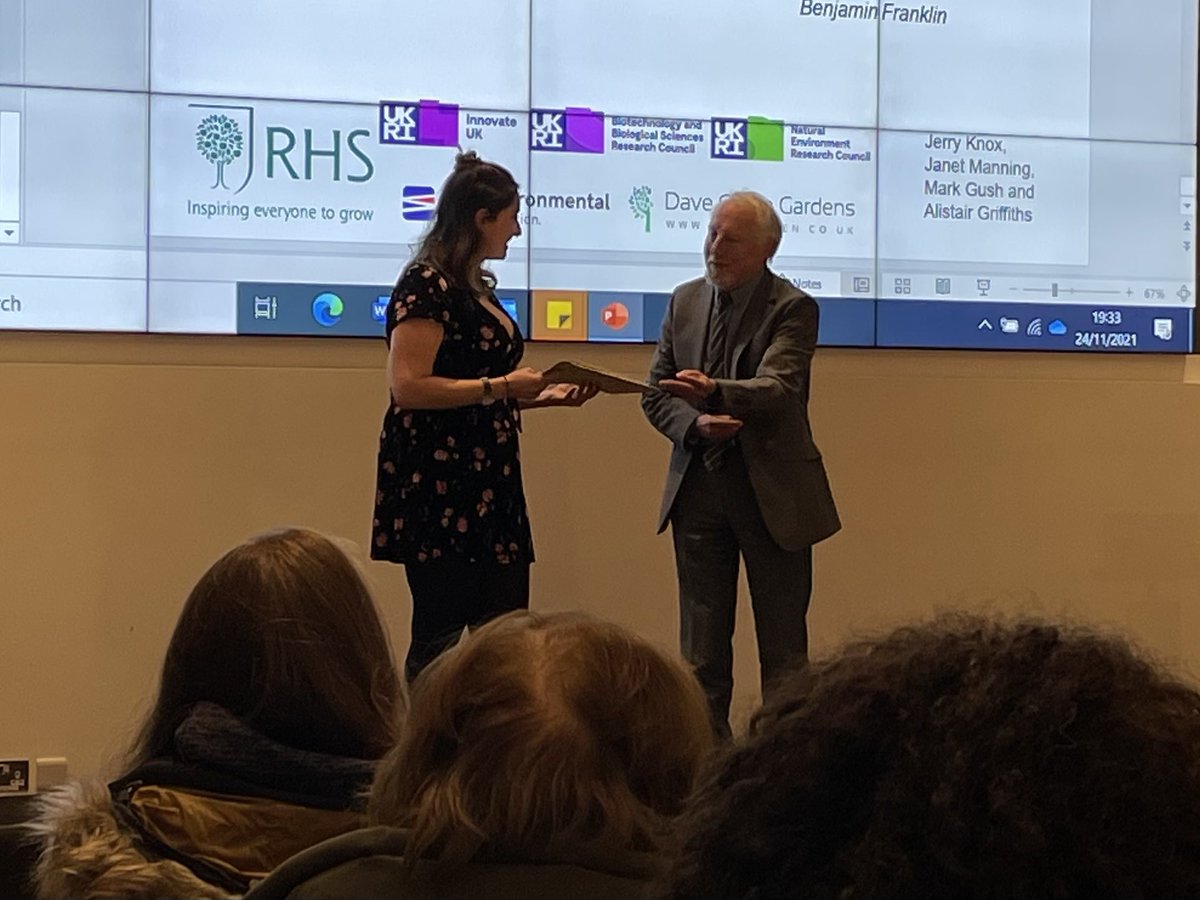 Congratulations to <a href="/NiahGodfrey/">Cindayniah Godfrey</a> for winning a Marsh Charitable Trust Award for Horticultural Science on her PhD work on resistance to woolly apple aphids, awarded at <a href="/RHSWisley/">RHS Garden Wisley</a> this evening 👏🏻👏🏻

emr.ac.uk/projects/resis…

@NIABEMR <a href="/CTP_FCR/">CTP-FCR</a>