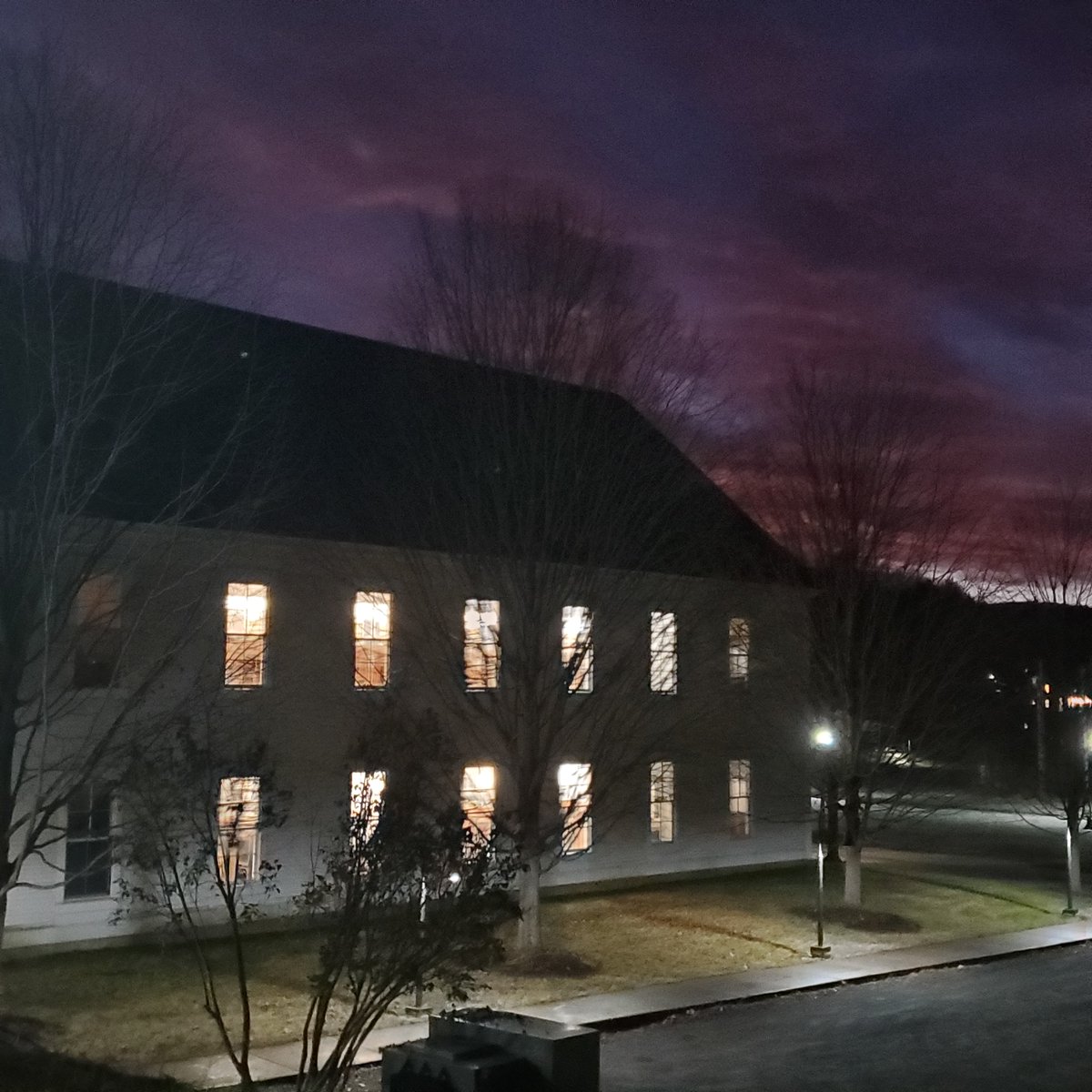 VTLawSchool's tweet photo. Stick Season Nights. #VLScapes #VTLawSchool #ThisIsVLS https://t.co/ppiNfpv4oX