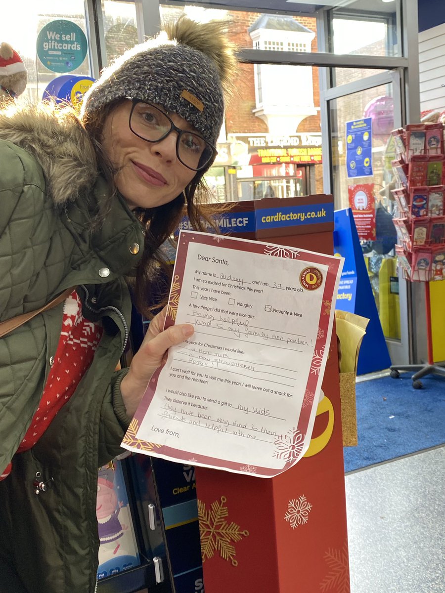 audreycambs's tweet photo. @cardfactoryplc #sendasmilecf wish list completed β
I was even wearing my Christmas jumper! πππ https://t.co/X73EJoP0g5