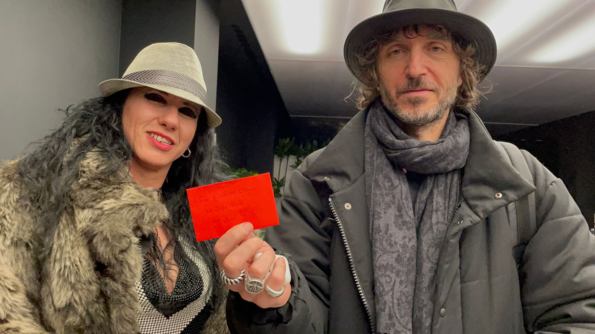 TW Pornstars - 1 pic. Sofia Siena. Twitter. In consegna a @giucruciani il mio pelo dopo l