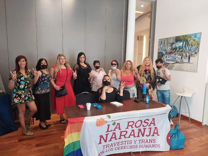 LarosanaranjaO's tweet photo. #LaRosaNaranja
@Sitraju_caba-CABA
@JuanZabaletaOK
@Vsiley
@MDSNacion
#Caref
#FondoDeMujeresDelSur
#AHFArgentina
Hoy 24 de noviembre entrega de bolsones de alimentos, en total armonía un día más de solidaridad y entrega......
Gracias a todes q hicieron posible esta entrega. https://t.co/vhFDzlVdYT