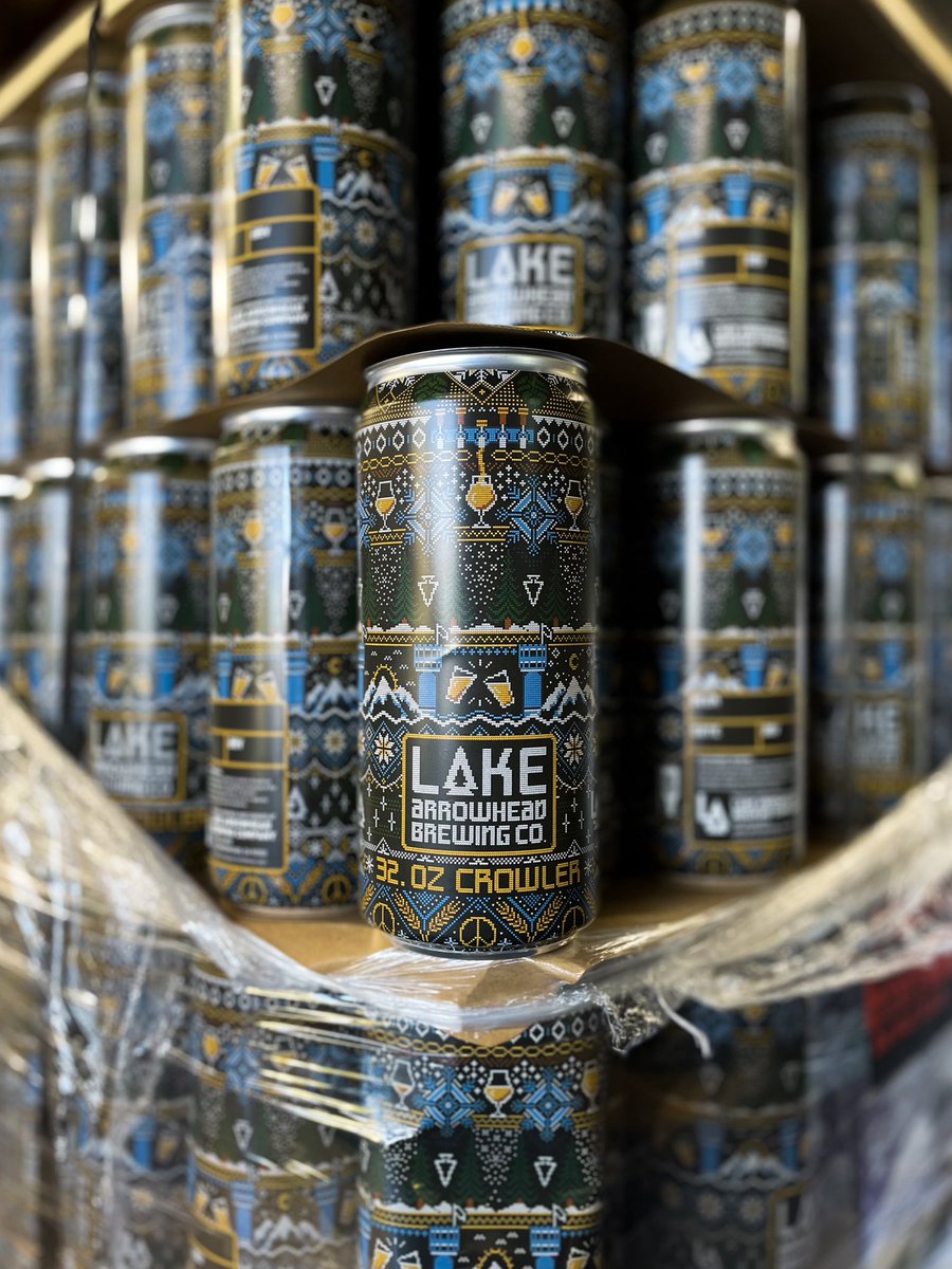 littlepatterns's tweet image. Sweater weather in the mountains! Crowler design for Lake Arrowhead Brewing.