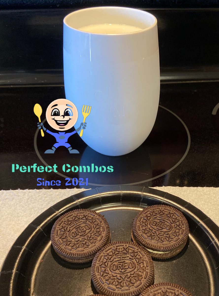 PerfectCombos's tweet photo. My afternoon snack is consisting of Milk’s favorite cookie @Oreo and if you ask do 
I @gotmilk? Why yes I surely do! 

Also Follow PC on Facebook and Instagram too. 
Just search @PerfectCombos https://t.co/fAINbCek13