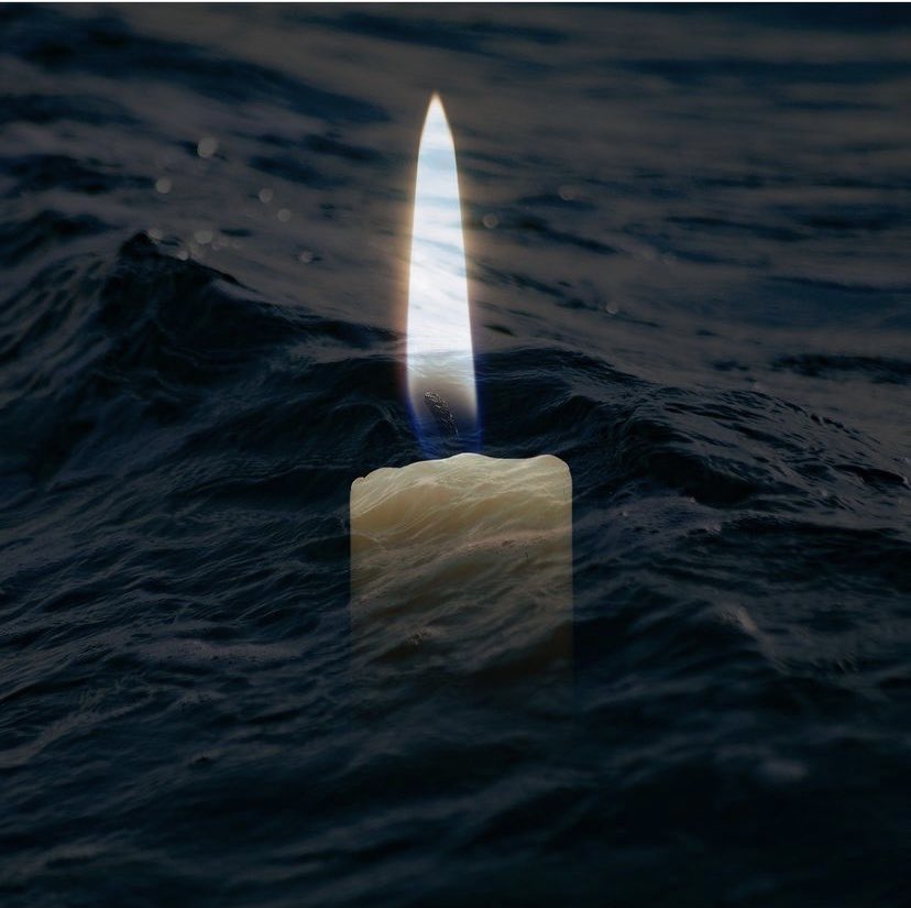 FailteSiveen's tweet photo. 31 people have lost their lives in the Channel today 😔
Our thoughts are with them, with their families and friends, and with all those searching for safety and peace after being forced to flee their homes.
#RefugeesWelcome #WeCanDoMore #RefugeesWelcomeHere #SafeLegalPathways https://t.co/xvOAopQPGq