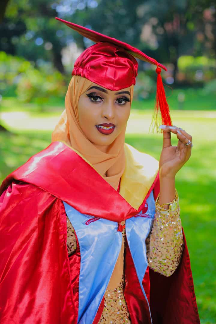 BaaruudXoogsade's tweet photo. Kun-iyo-kow-jeer Hanbalyo ayaan leeyahay Eeddaday/Habo-yartay/Inaabtiday #FadumoBaasheCaliJaamac oo soo afmeertay heerkeedi koowaad ee Jaamacadda #EastAfrika, gaar ahaan kulliyadda Account. Waxaan leeyahay Habo Eebbe hakugu anfaco cilmigaas iyo Aqoontaas aad baratay.
#Hanbalyo https://t.co/UEln5zswBM