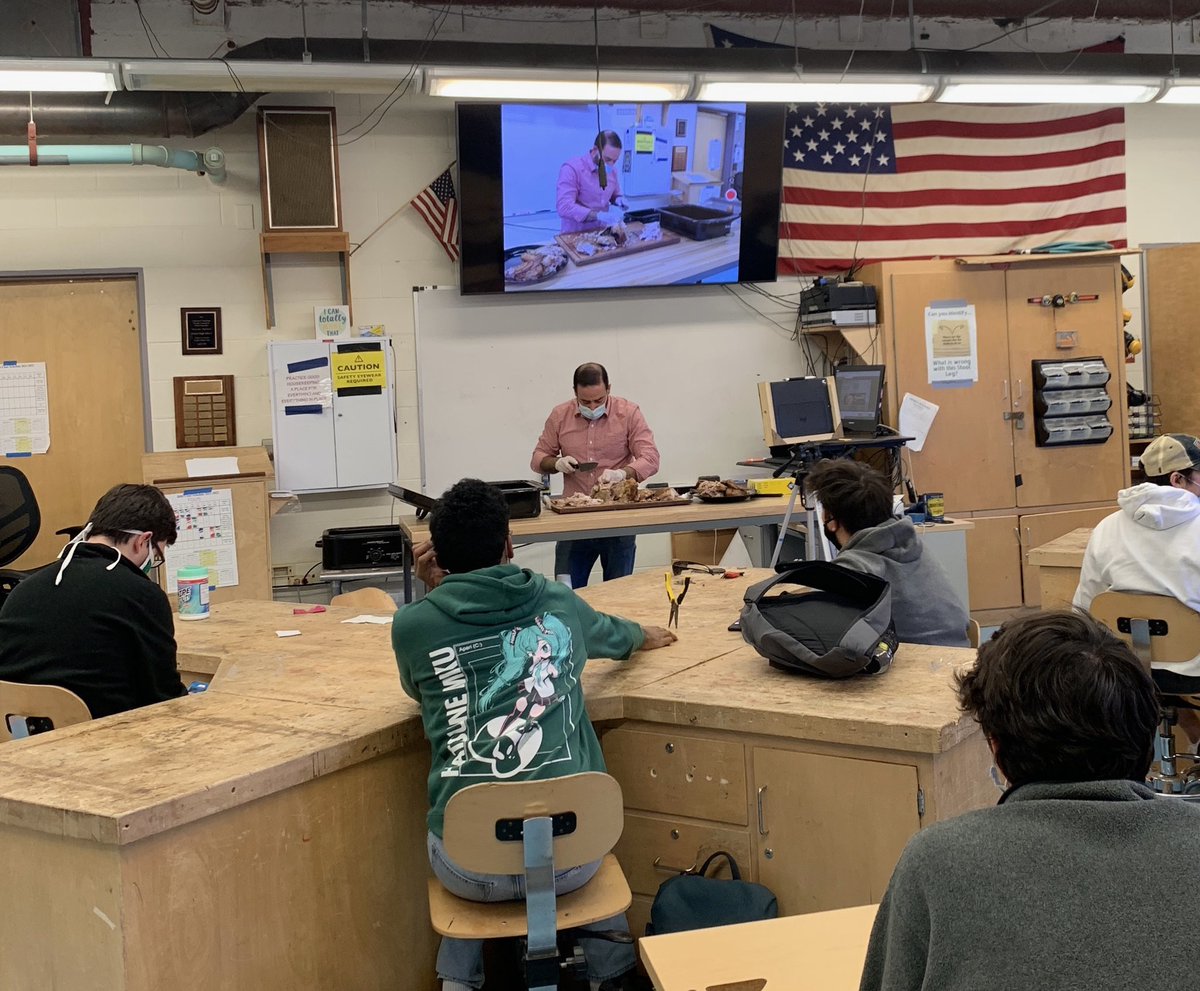 #DIY class is not always just about #home and #auto repair. Preparing and carving a #Thanksgiving #Turkey is a also a #lifeskill. Cleaning and sanitizing as always, plays a major role in the lesson! #culinary in #education #HappyThanksgiving <a href="/DarienHSCT/">Darien High School</a>