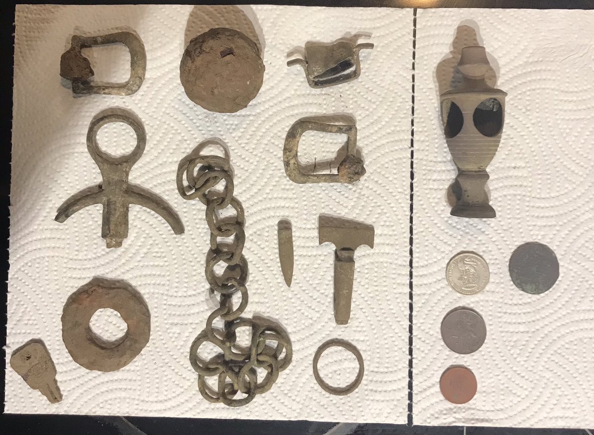 woolfy1967's tweet photo. My latest finds whilst #metaldetecting nice 1933 shilling, buckles and what some have identified as a corner piece from a fire surround @HellsBellsy https://t.co/fXK3oPrvP5