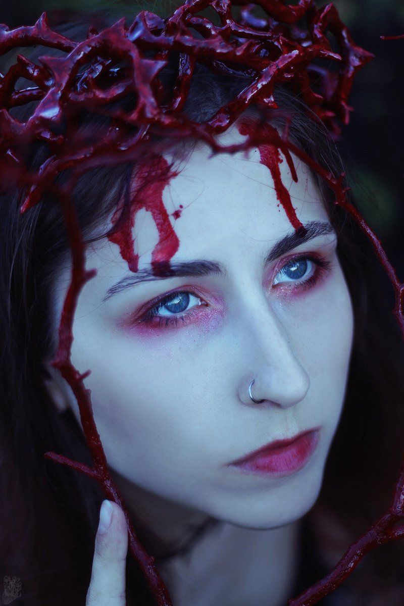 NatalieIna's tweet photo. Does the snow-white sky know about the pain that is hidden in the roots of the chopped-up trees?
Model - Margarita Jarvinen.
Crown by Decrowcraft.
Natalie Ina Photography.
June 2021.
#darkbeauty #darkfashion #artphotography #paleskinbeauty #emotiveportrait #NatalieIna https://t.co/IaF5koKzFA