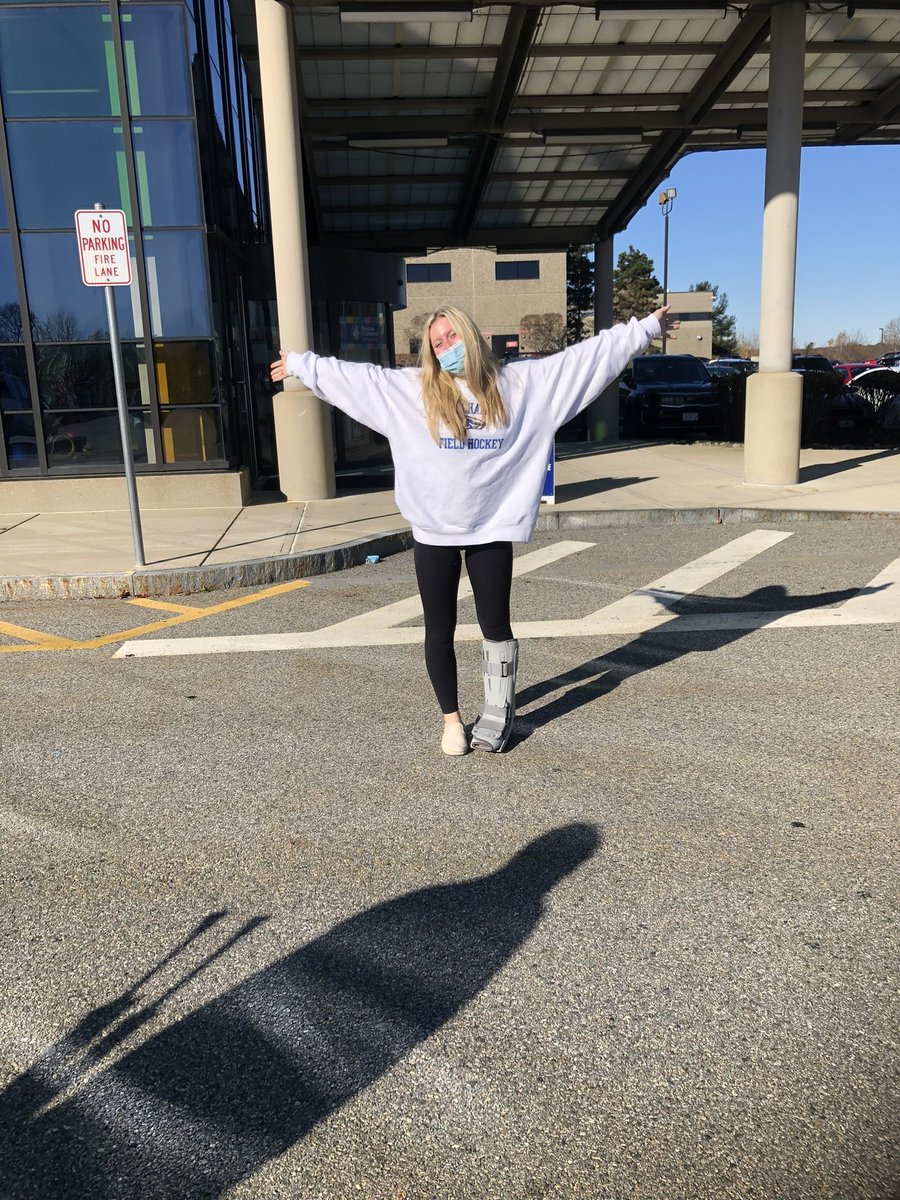 _brookeslaton's tweet photo. Injury on October 3rd, surgery on October 11th, and today a major milestone on my road to recovery - walking with a boot! Still have healing to do but feeling very positive and thankful! https://t.co/kL6J4KF8h3