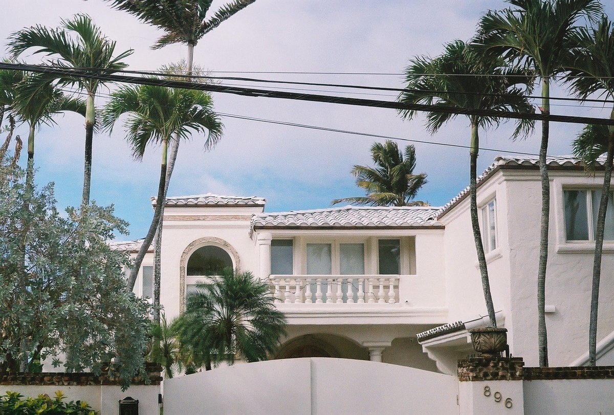 thriving_items's tweet photo. Hawaii on film pt. 2 🎞 https://t.co/e0qyPQa4kM