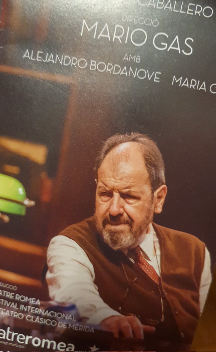 Plantejament original per entrar en la figura de #ViejoAmigoCicerón amb un magnífic Pou i uns <a href="/abordanove/">Alejandro Bordanove</a>  i <a href="/MariaCirici/">maria cirici</a> que no es queden pas enrere! <a href="/Teatre_Romea/">Teatre Romea</a>