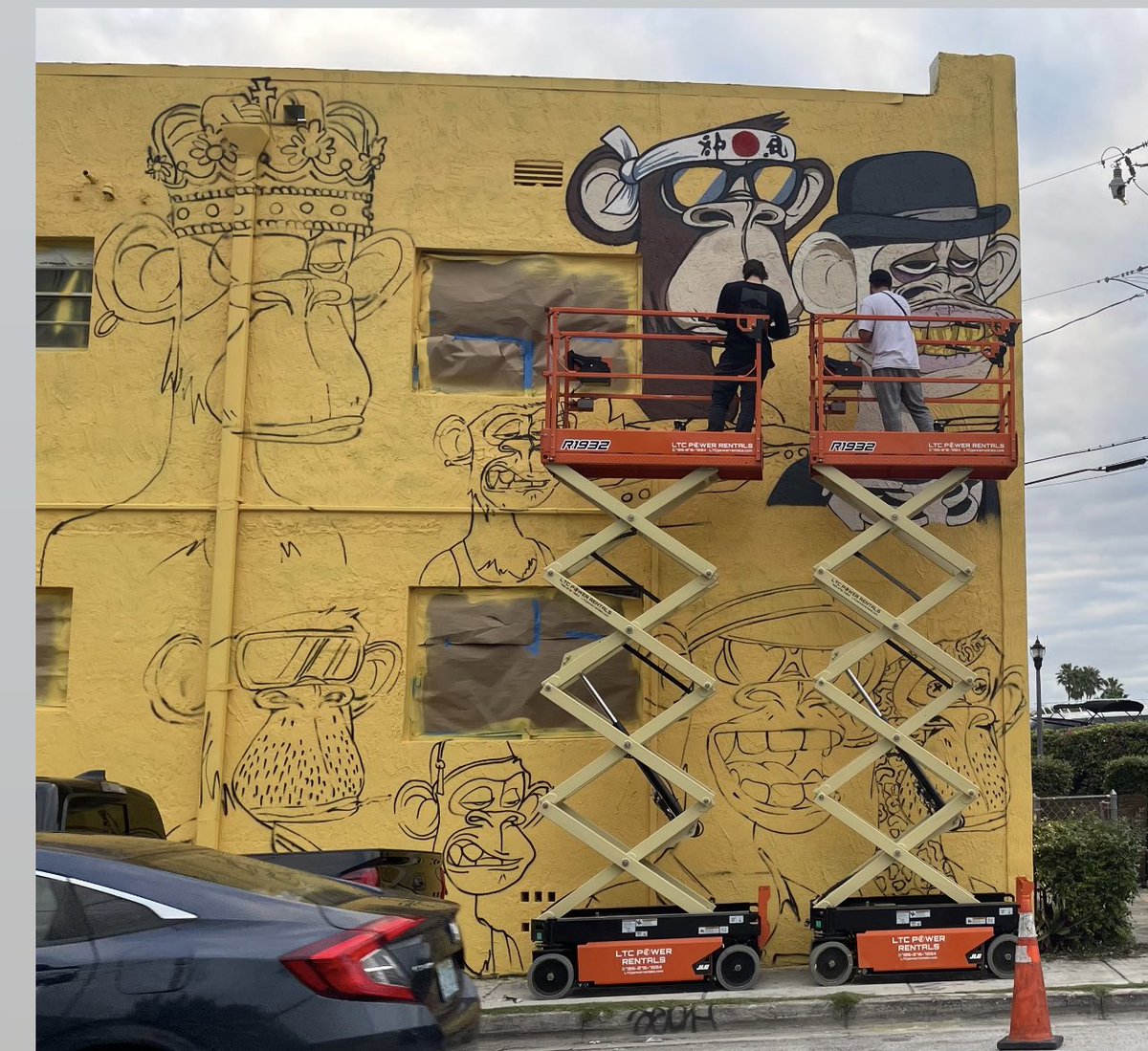 “The Blockchain Wall of Wynwood”

The Magic City Apes donated $45,000 to <a href="/wynwoodwalls/">Wynwood Walls</a> Festival which goes to up &amp; coming street artists. 

Donated in Ethereum and will have our <a href="/BoredApeYC/">Bored Ape Yacht Club 🍌</a> permanently on the building. We can’t wait to share the final product!
#BAYC #MAYC