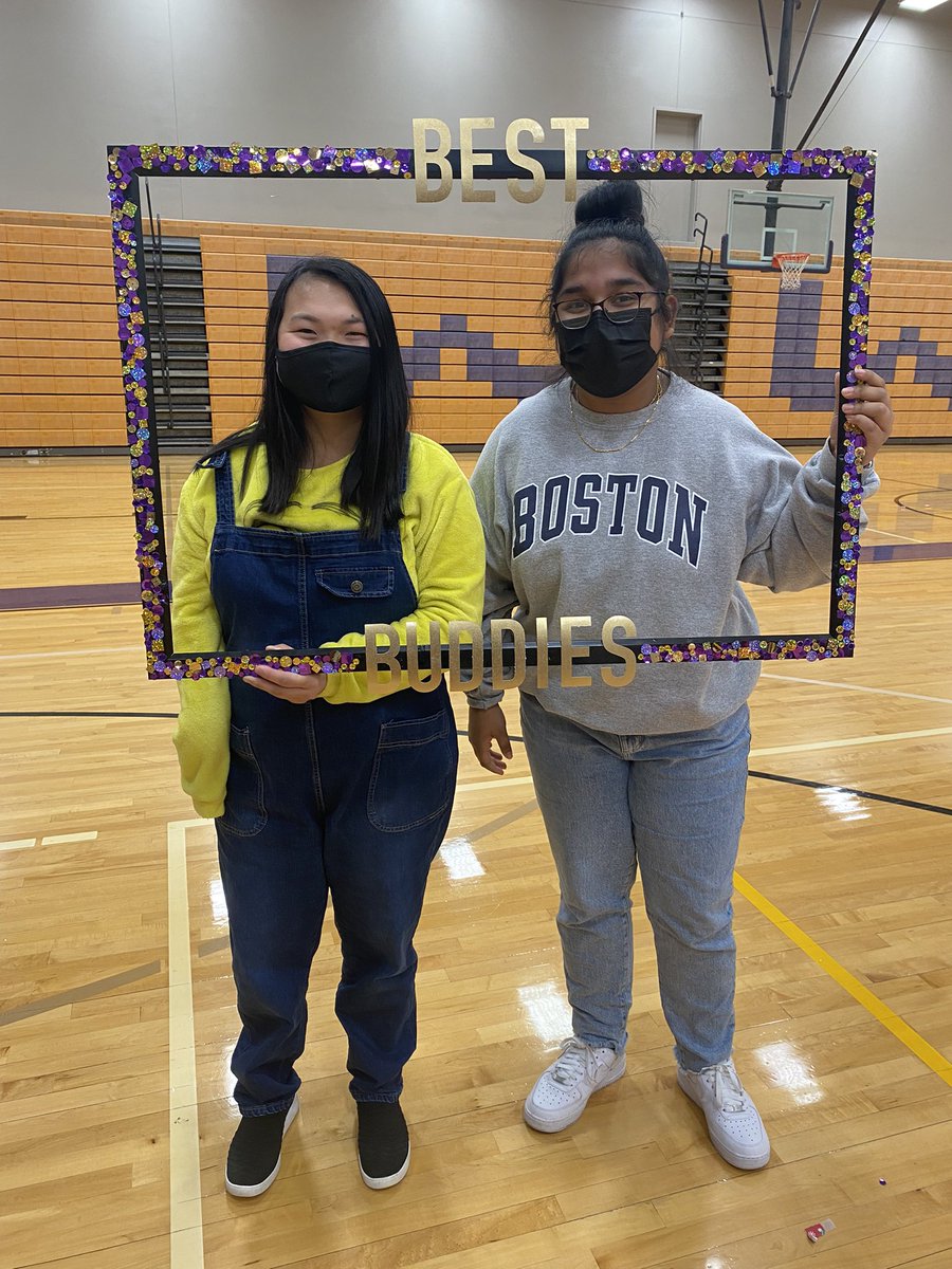 WaukeeBestBuddy's tweet photo. We had a wonderful time at our Match Party and making some Thanksgiving crafts at our meeting last week! Check out some of our awesome buddy pairs! https://t.co/smYzSatgdc