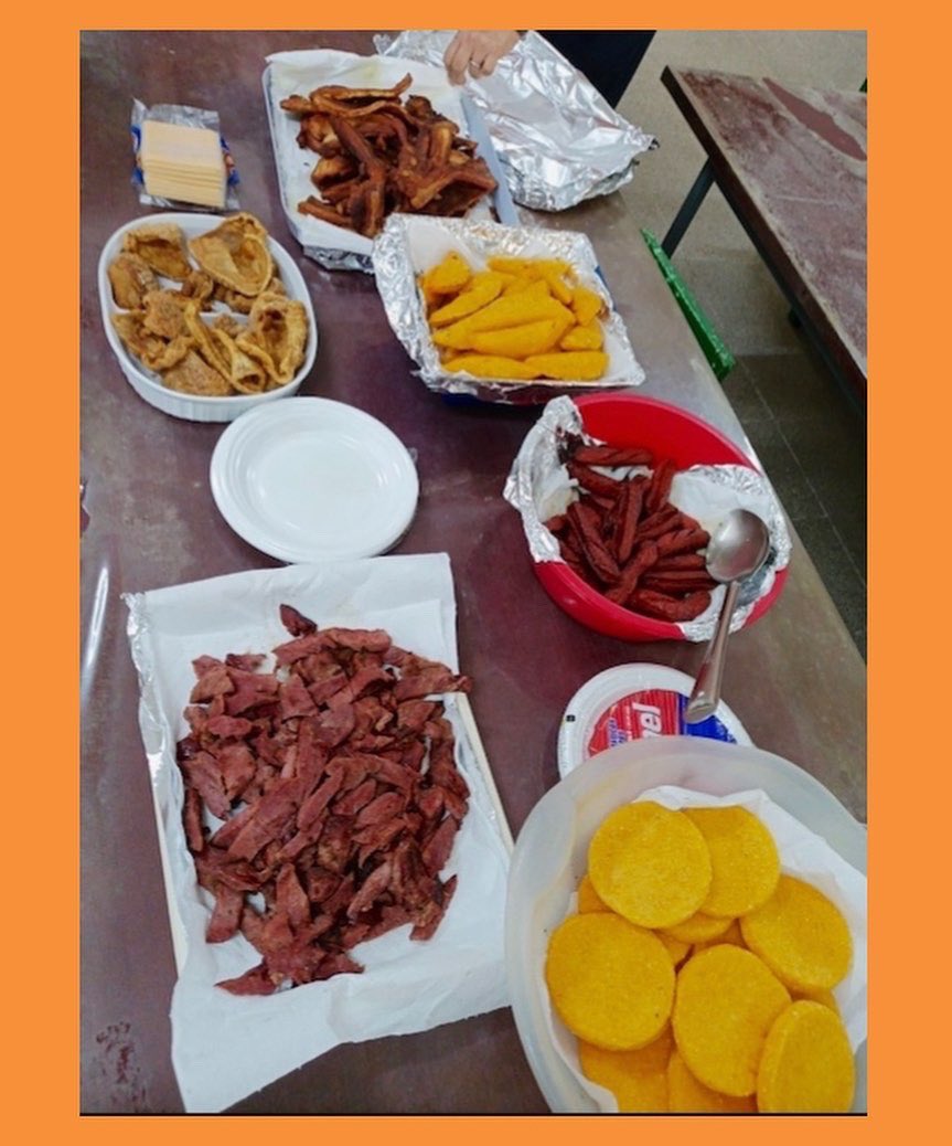 mucec_org's tweet photo. compartiendo buenos momentos con la comunidad de MUCEC 🤍🧡
…………………………………..
#happythanksgiving #proyectomucec #centromucec https://t.co/Hjpb0EOBYJ