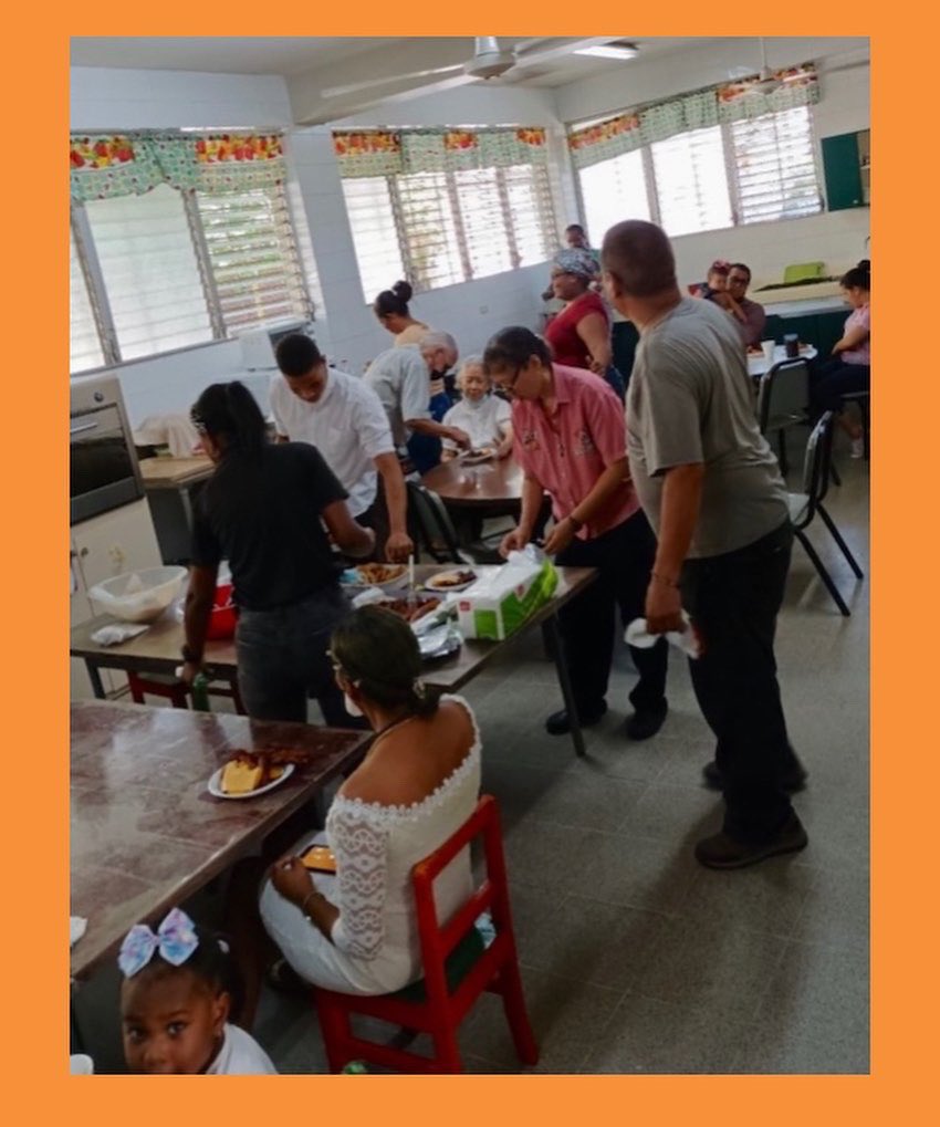 mucec_org's tweet photo. compartiendo buenos momentos con la comunidad de MUCEC 🤍🧡
…………………………………..
#happythanksgiving #proyectomucec #centromucec https://t.co/Hjpb0EOBYJ