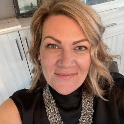 candyappleapron's tweet photo. #NewProfilePic https://t.co/E2hLYiDxV7