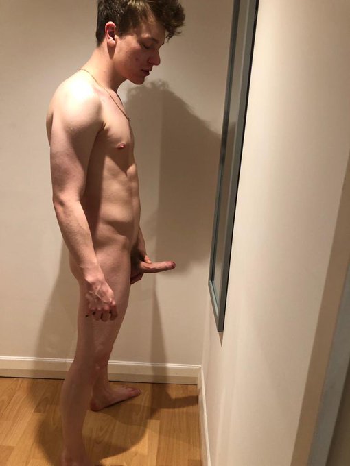 Goodnight Twitter ? 

Suck me please; need to off load 

♻️ retweet if I can be your mouth ♻️ https://t