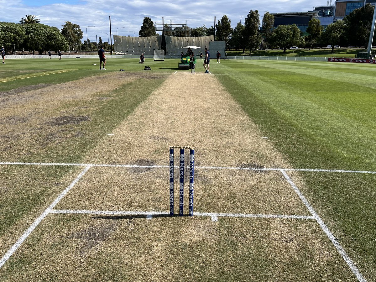 PaulBonsor7's tweet image. Day 3 is underway! Join us on @cricketcomau or @kayosports for the Sheffield Shield @beastieboy07 @Chaddsayers27 @LawrieColliver