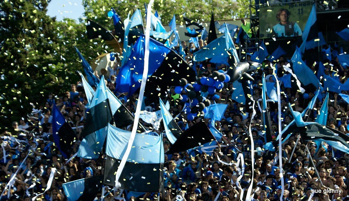 "Acá está tu hinchada, acá está tu gente…"

🔵⚫️