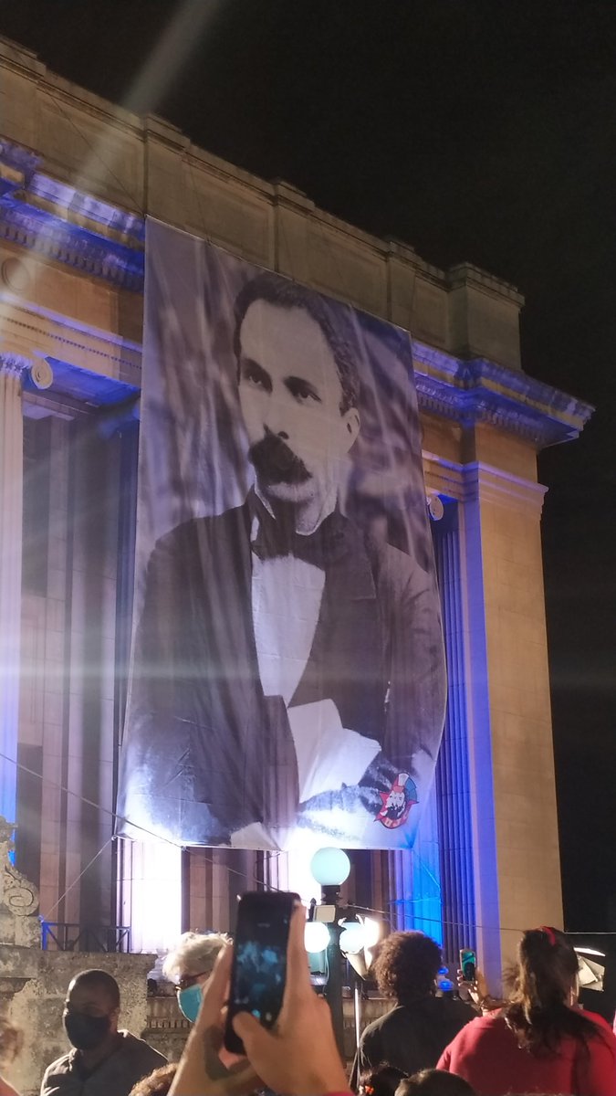 La FEU <a href="/Lobos_UCI/">FEU_FTE</a> de Mella con el pensar de Martí presente en la velada a Nuestro Comandante
#CubaVive 
#FidelViveCubaSigue 
#CreoEnUstedes