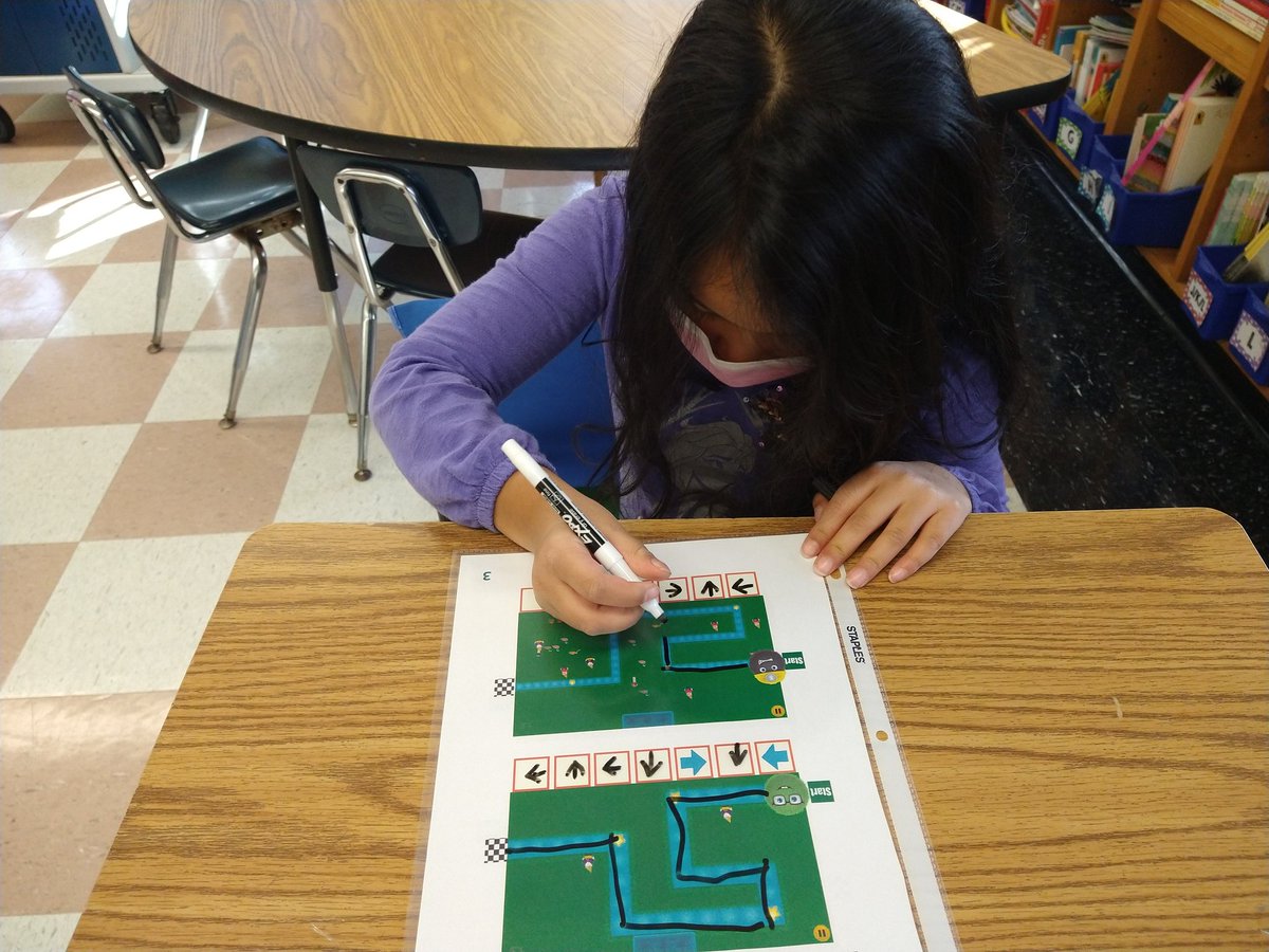 NSComputerTech's tweet image. @NSComputerTech 1st graders started our CS unit as programmers using @kodable worksheets. First you write your code, then test it out. @NorthSideEW @EWSDTech