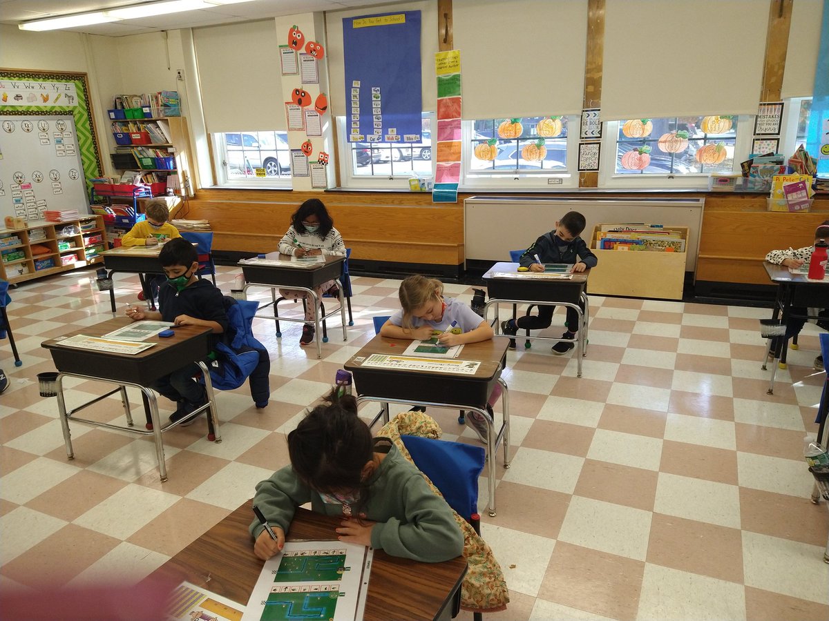 NSComputerTech's tweet image. @NSComputerTech 1st graders started our CS unit as programmers using @kodable worksheets. First you write your code, then test it out. @NorthSideEW @EWSDTech