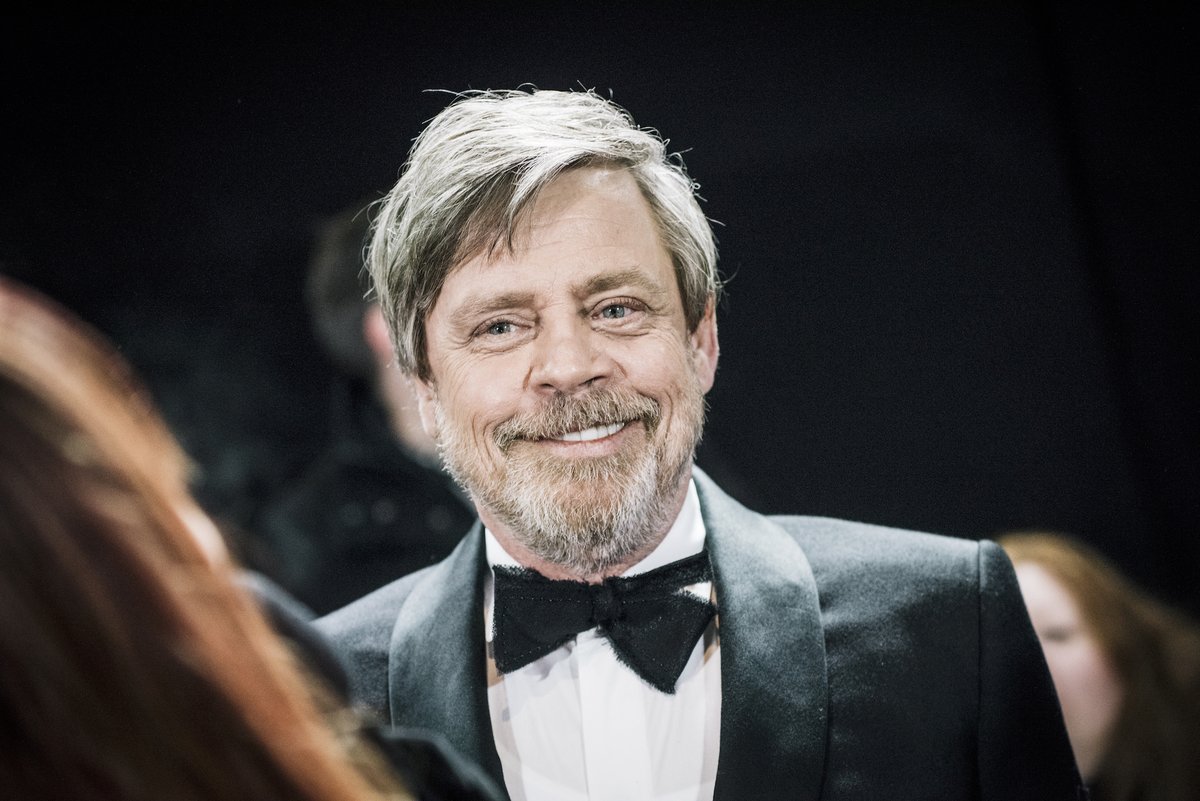 Barbara74048755's tweet photo. #SmileWednesday @HamillHimself has the most beautiful smile ๐๐๐๐โค๏ธ, Mark you look so very handsome in those pictures smiling ๐๐๐โค๏ธ!! https://t.co/KAwNZbkgwW