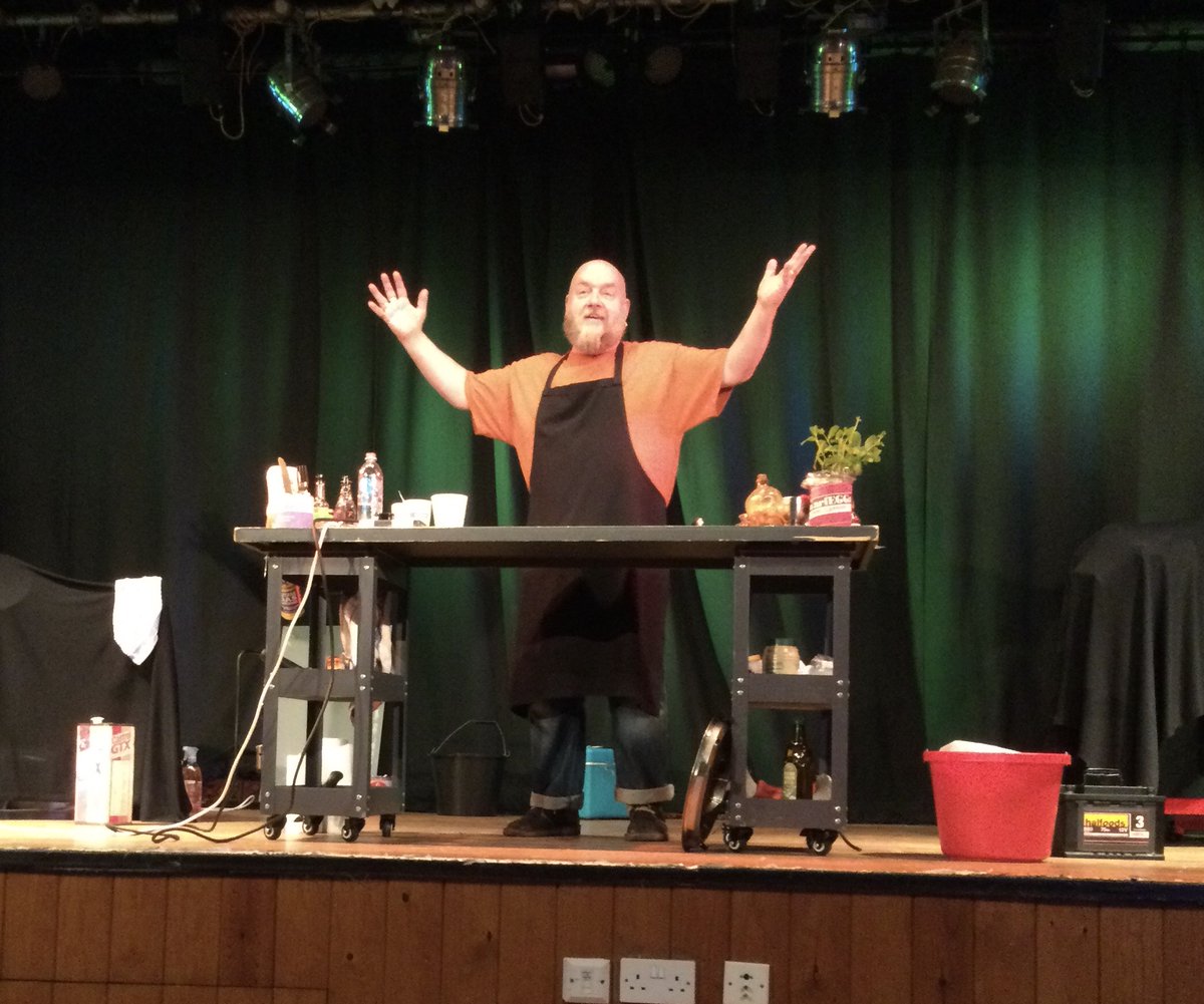 MickletonVH's tweet photo. What a fabulous show was #MovableFeast with @georgeegg ๐โ๏ธ๐ ... https://t.co/PivCncwhCr