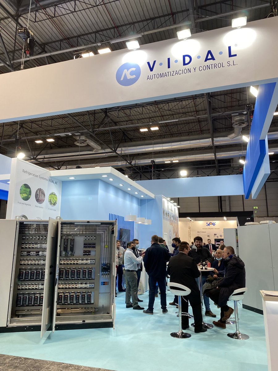 vidal_ac_sl's tweet photo. Hoy en @IFEMA hemos tenido, de nuevo, un dia intenso. @Feria_CR nos ofrece la posibilidad de presentarnos y mostrar lo que ofrecemos a nuestros clientes en materia de #Automatizacion y #Control para #HVACR industrial y comercial. Camino a #Industry40
#meetVidalAC #FeriaCR2021 https://t.co/VidmgSKjW7