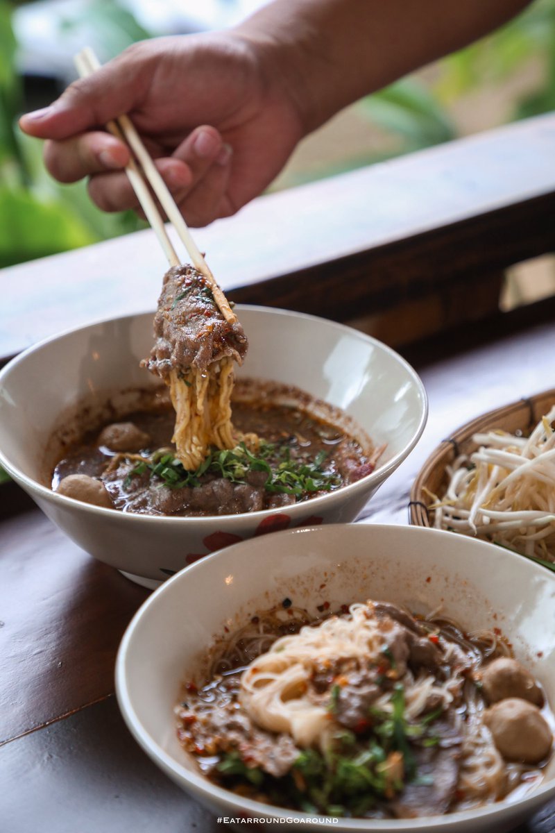 ZamJessada's tweet photo. ก๋วยเตี๋ยวเรืออร่อย เริ่มต้น 20.- ขนมหวานทำเองก็เด็ด พิกัดฉลอง ภูเก็ต ด้านหลังบ้านขนมหวาน @aroii #phuket #รีวิวภูเก็ต #อร่อยบอกต่อ รีวิวเต็มในเพจ #eatarroundgoaround #กินไปทั่วยั่วไปเรื่อย https://t.co/Z88PpJ4Zr9