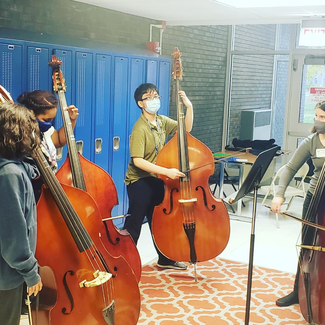 MatherOrchGuit's tweet photo. 4 professional musicians from #CivicOrchestra give sectionals to #matherorchestra today! @Matherhs @CPS_Arts #orchestra #nafme https://t.co/X2FLM0TJEi