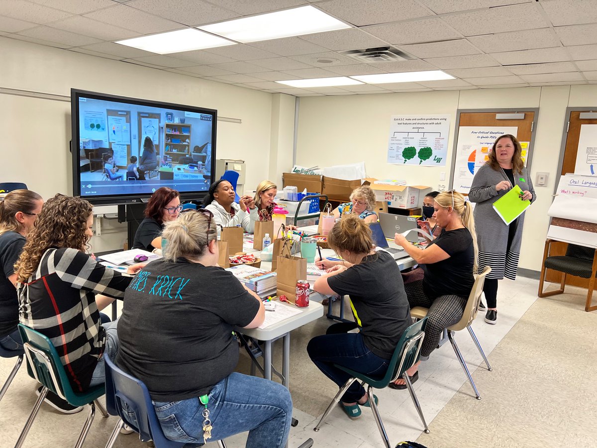 Heathmascarenas's tweet photo. Sharon Page making our PreK teachers better oral language facilitators! #worthit @EffieBullfrogs @LakeWorthISD @lwisdkcone https://t.co/2nQLJqEChE