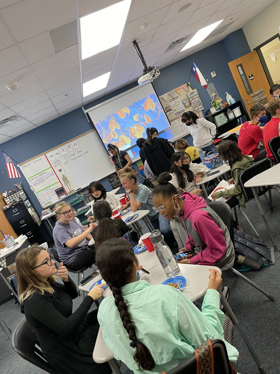 BowieMS_PALS's tweet photo. Having so much fun at our first annual Thanksgiving Celebration with Mrs. @hollyselli !! What are you thankful for this season? @PrincipalShill @FortBendISD @guidingon https://t.co/yJ2fBhBe4b