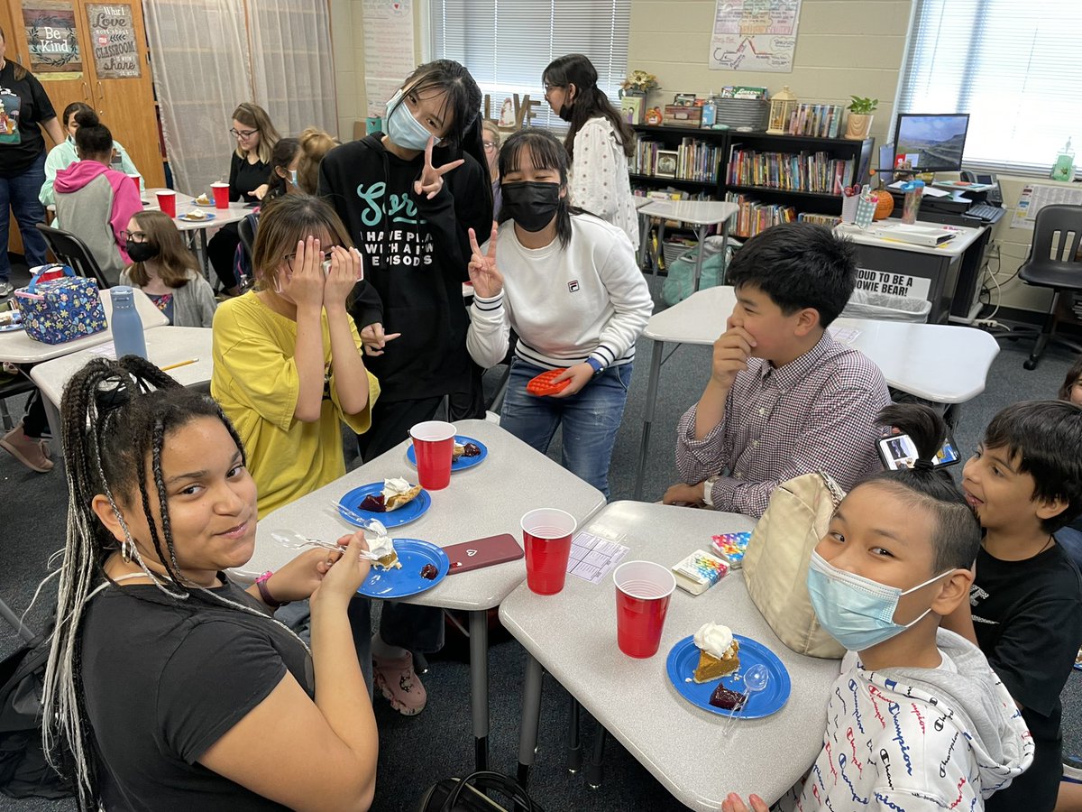BowieMS_PALS's tweet photo. Having so much fun at our first annual Thanksgiving Celebration with Mrs. @hollyselli !! What are you thankful for this season? @PrincipalShill @FortBendISD @guidingon https://t.co/yJ2fBhBe4b