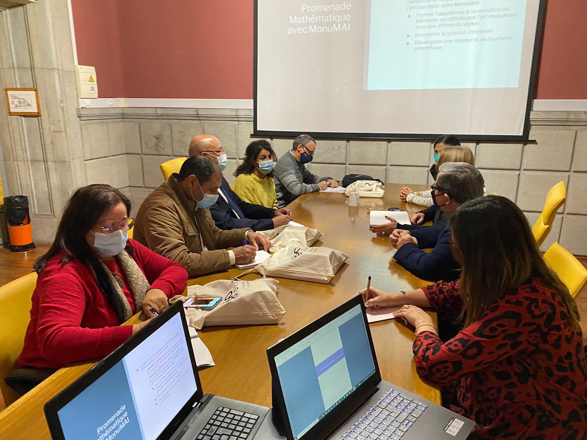 FDescubre's tweet photo. Tras meses de colaboración y trabajo conjunto, los equipos de Cité des Sciences à Tunis مدينة العلوم بتونس y Fundación Descubre nos reunirnos de forma presencial para seguir creciendo y creando nuevas acciones de divulgación https://t.co/kmbQ1wC7b5