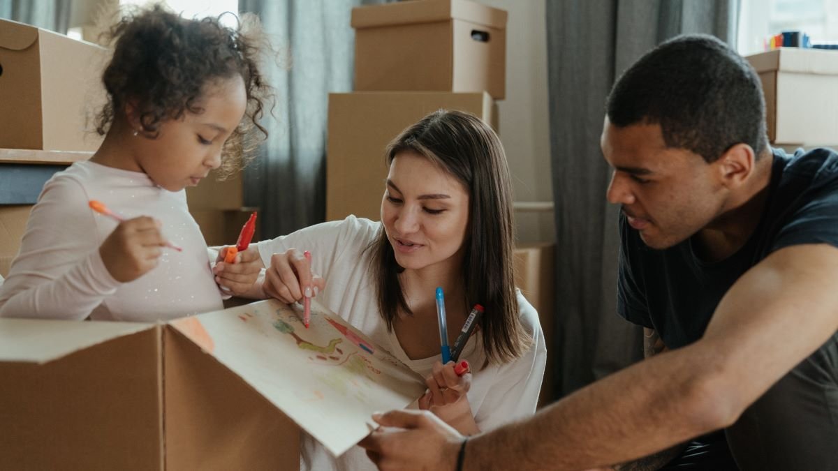 KeepTheStories's tweet photo. You might face curiosity or resistance when you embrace minimalism Today’s blog post is all about talking to family and friends #blogboost

https://t.co/9R44VmG2dA https://t.co/RPBWoVt7B6