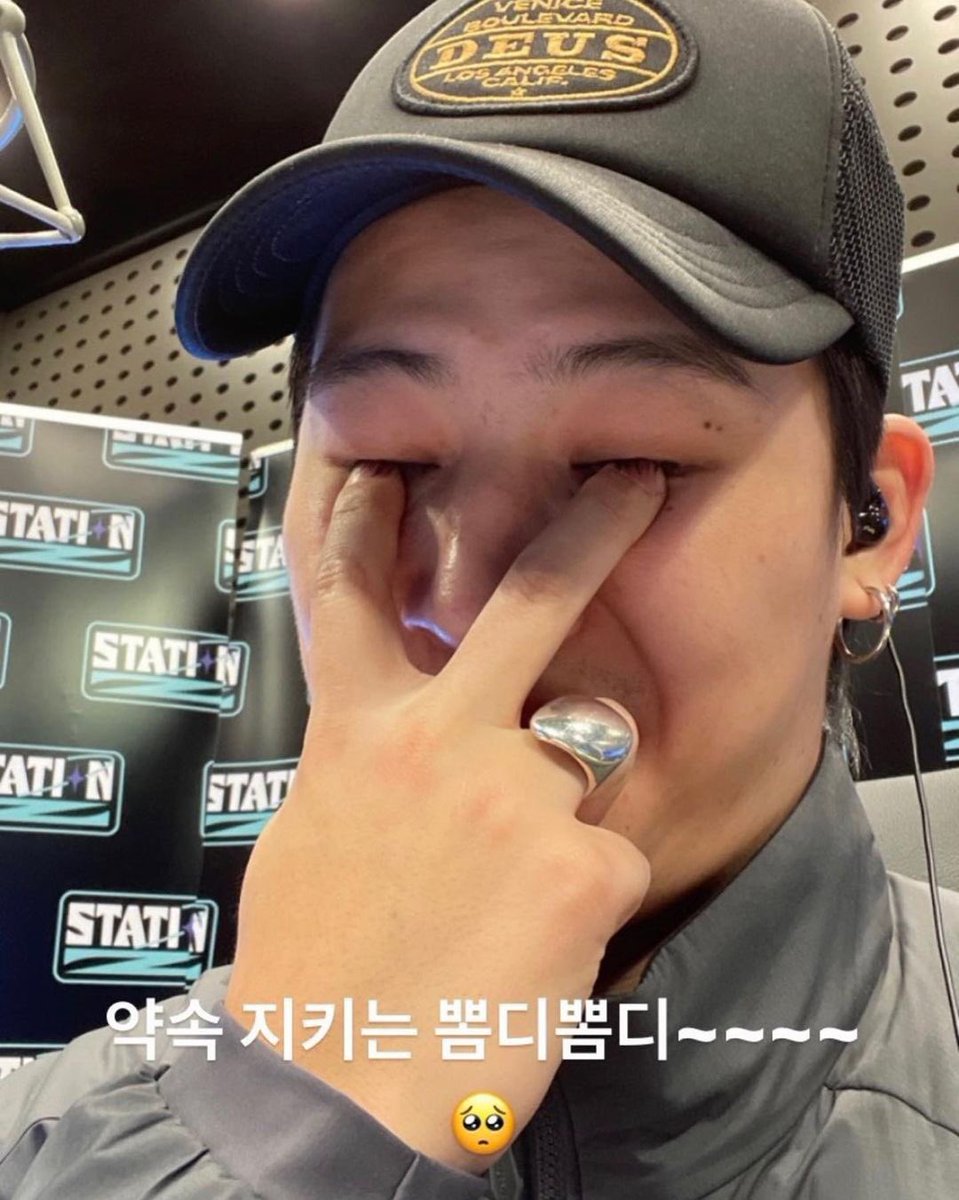 Bifern_fic's tweet photo. ถ่ายเอง กับ เพื่อนแท็กมา #jb #Jaebeom #재범 #갓세븐 https://t.co/5dwAlzIO6W