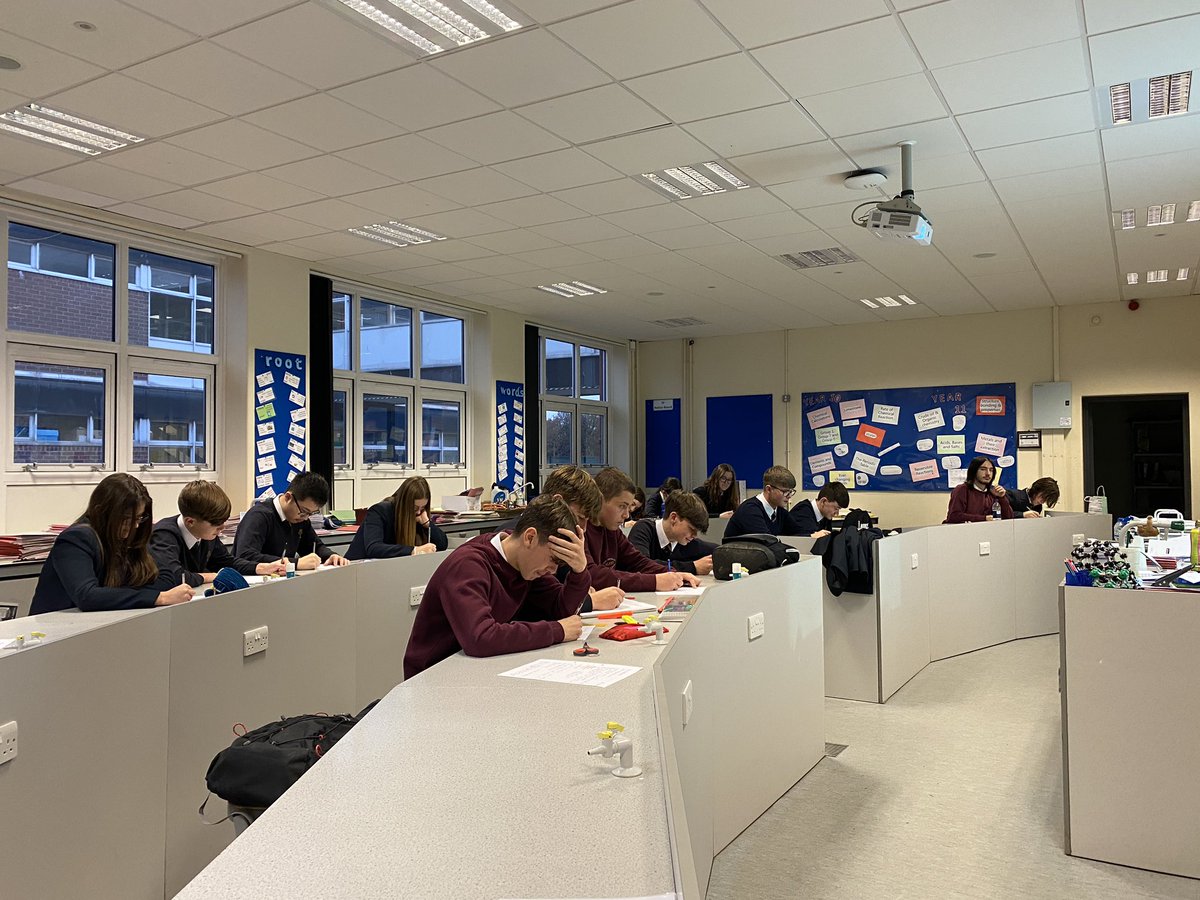 ElfedScienceDep's tweet photo. Brilliant after school science revision today with Year 11 covering basics on DNA, cystic fibrosis and recessive alleles! #ElfedScience https://t.co/coaYKIsdaP