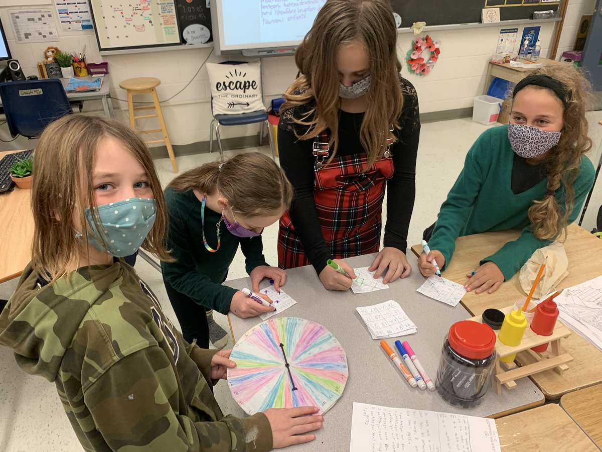 La foire de probabilité de #SinghHouse était un grand sucès! Félicitations aux élèves qui ont créé des jeux amusants!